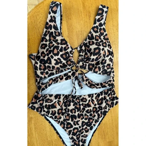 Daci Plus Size Cutout One Piece Swimsuits Tummy Control Bathing Suits V Neck 2XL - Picture 3 of 3